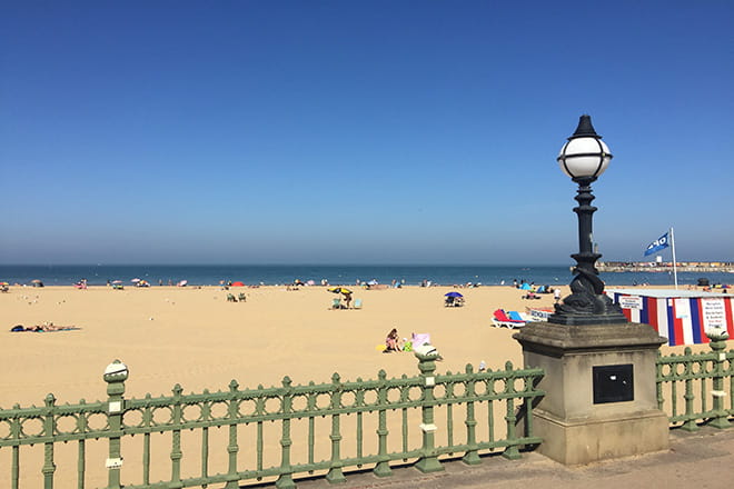 a sandy beach in Margate on a sunny day